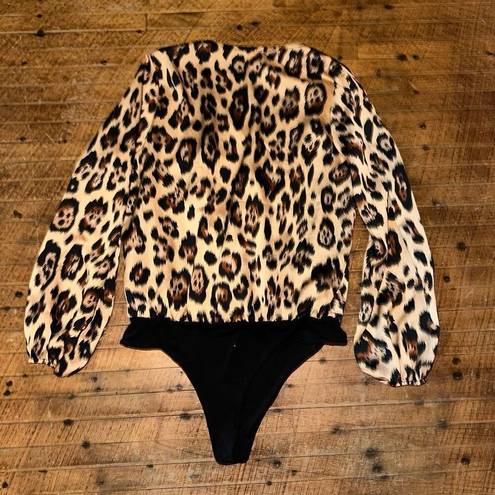 Stitch Fix Katie Sturino  leopard print flowy M bodysuit