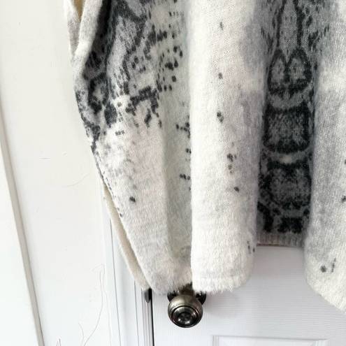 Chico's  Grey White Snake Print Cozy Embellished V Neck Poncho Sweater S/M