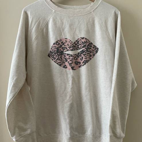 Wildfox  Women’s Lip Animal Print Kiss Statement Crewneck Sweatshirt Pullover