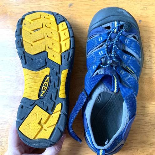 Keens  Newport H2 Navy Blue Water Shoes Hiking Sandals, Size 7