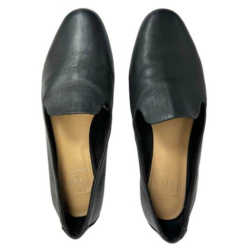 Gap  Women's Slip on Leather Loafers Sz 7 1/2 Classic Neutral Minimalist Workwear