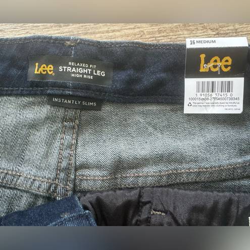 Lee NWT  Women's Jeans relaxed fit straight leg High Rise slimming Sz 16 Medium