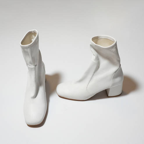 Stuart Weitzman NEW  Sleek 60 Sock Genuine Leather Heel Ankle Booties Shoes White