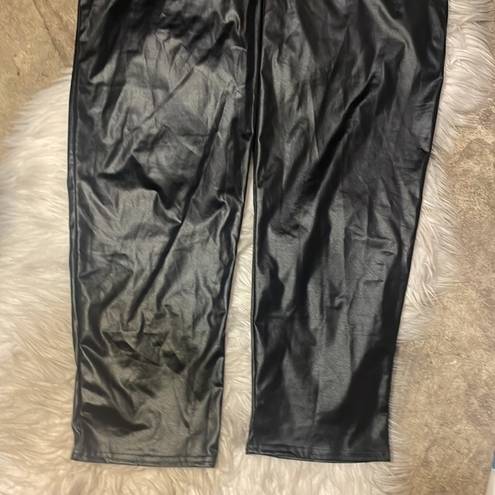 Boohoo  Black Faux Leather Butt Scrunch Leggings Pants