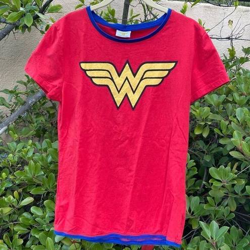 DC Comics  Wonder Woman Logo Fitted Crew Neck T Shirt Medium