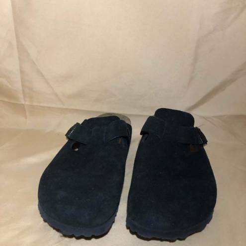 Birkenstock  Boston Soft Suede Clogs in Black