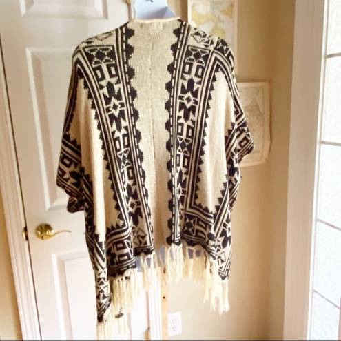 Flying Tomato  Western Boho Poncho Sweater with Fringe Size Small/Medium