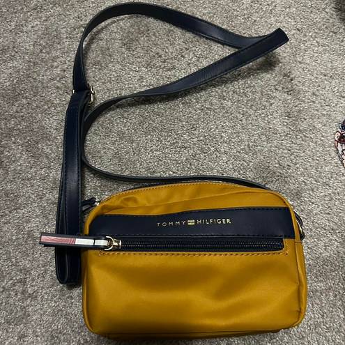 Tommy Hilfiger Crossbody Bag