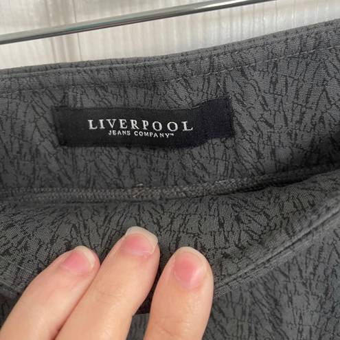 Liverpool  pencil skirt SIZE 6/28 grey and black stretch