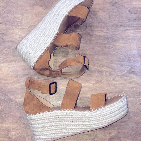 Coconuts by Matisse  9 1/2 faux suede espadrilles