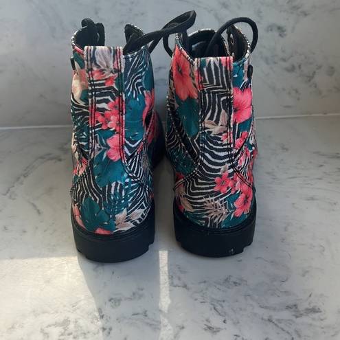 Volcom  Shoes "Go Figure" Floral Print Combat Boots Size Women's 6