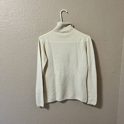 Loro Piana  Cashmere Turtleneck Cream Sweater Size 44 Womens