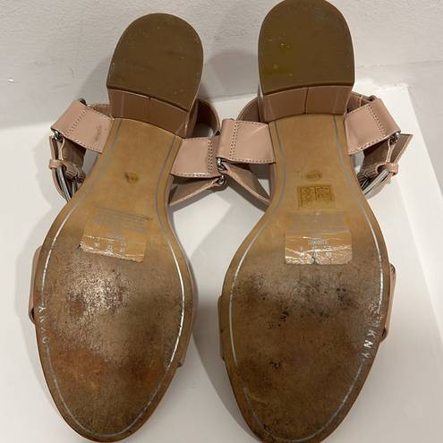 DKNY  beige sandals