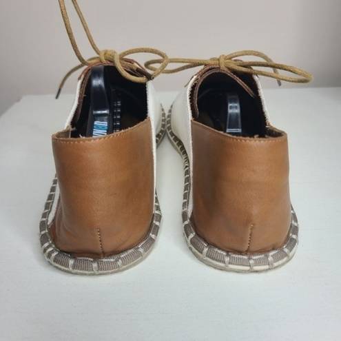 Roolee  On The Grass Lace-up Tenny-White-Size 7.5‎