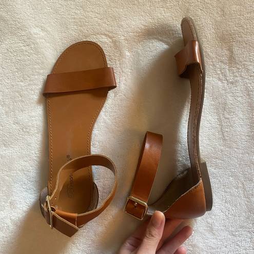 Breckelle’s Brown sandal with ankle strap