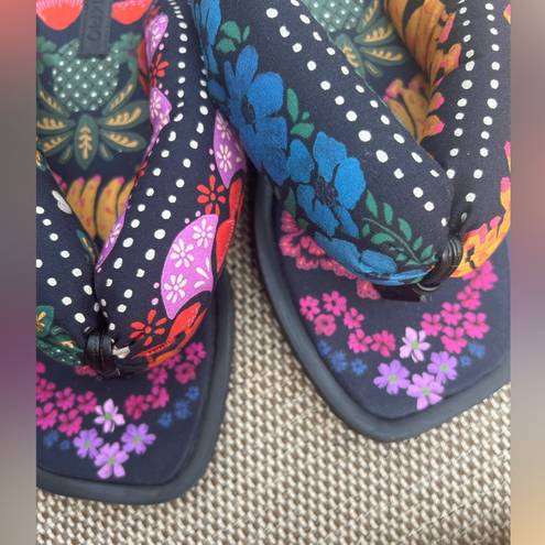 Farm Rio  Women's Puffy Printed Flip Flops Navy Size US 11 Vacation Shoes