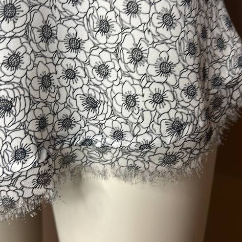 Who What Wear  Black and White Floral Sleeveless Semi Sheer Blouse Size Large