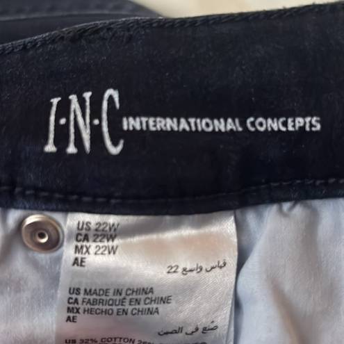 INC  Skinny Leg Regular Fit Stretch Jeans - Sz 22W (20”-25”W)