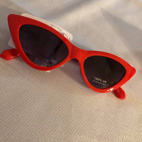 Icing Vintage Triangle Red Cat Eye Sunglasses - Brand new with Tags!