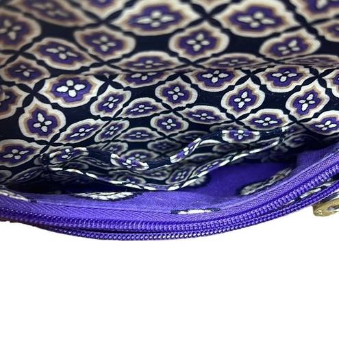 Vera Bradley  Women’s Purple Floral Print Zipper Closure Clutch Size Small