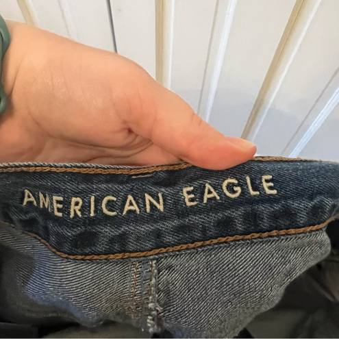 American Eagle Mom Jeans in Medium Vintage Wash Size 14 Extra Short