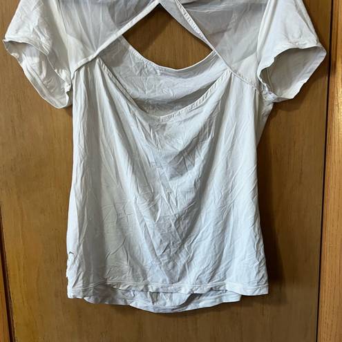 Zyia  Active Criss Cross Mesh Short Sleeve Size L