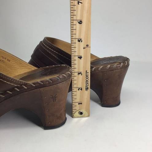 Frye  Womens Mule Shoes Brown Wedge Heels Studded Round Toe Slip Ons 10 M