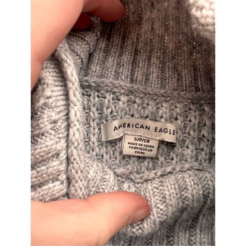 American Eagle  Small Gray Knitted Sweater Preowned