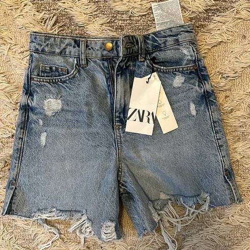 ZARA  HIGH RISE RIPPED DENIM SHORTS!