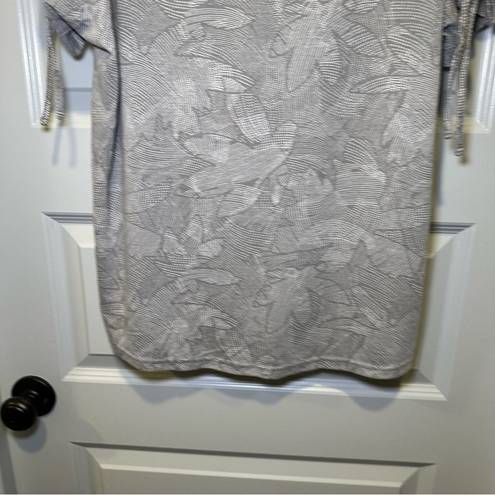 Xersion  Grey Print V Neck Short Slit Tie Sleeve size 0X