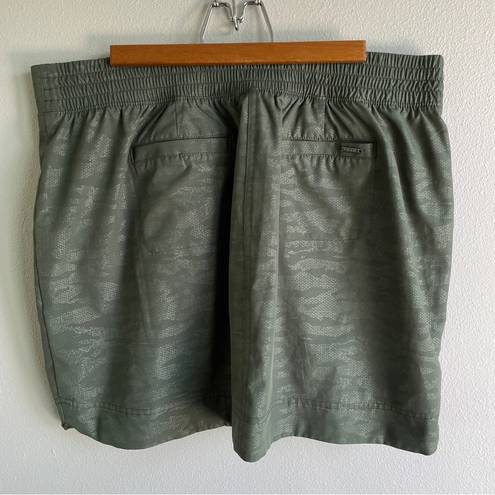 Orvis  Green Camo Print Pull On Skort Athletic Hiking Size XL