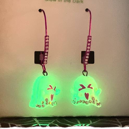 Betsey Johnson  Ghost Glow in the Dark Dangle Earrings White Pink