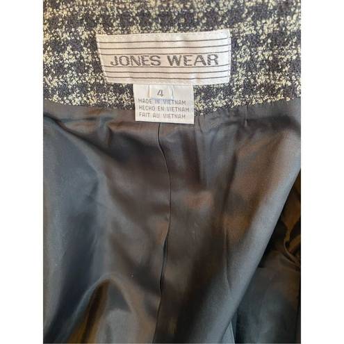 Jones Wear  Size 4 suit blazer