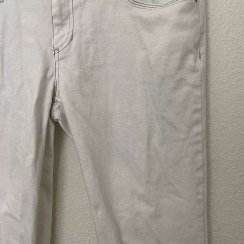 Guess  Women's Size 31 White Jeans Y2K Style with Embroidered Logo on Pocket