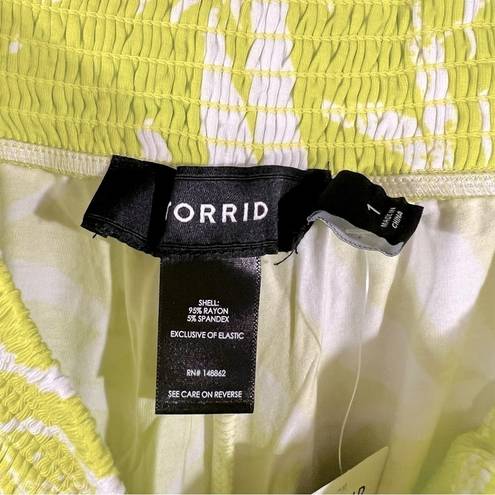 Torrid  NWT 5” Pull On Super Soft High Rise Shorts in Tropical Print Size 1