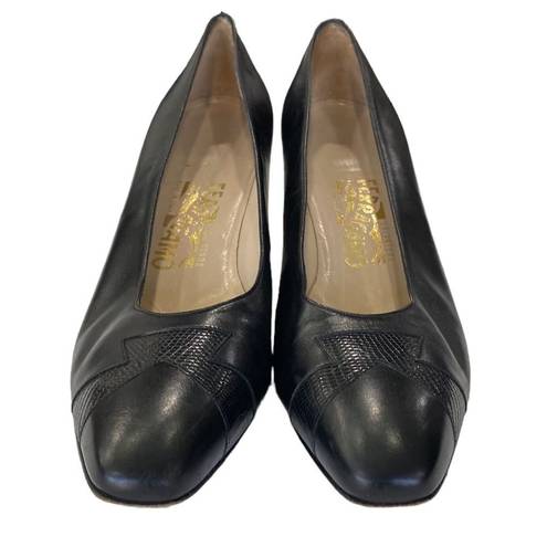 Salvatore Ferragamo  Vintage Black leather slip on pumps Size 10 Narrow