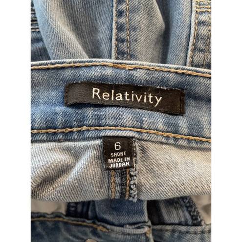 Relativity  Straight Jeans Size 6 Short Medium Wash Soft A7