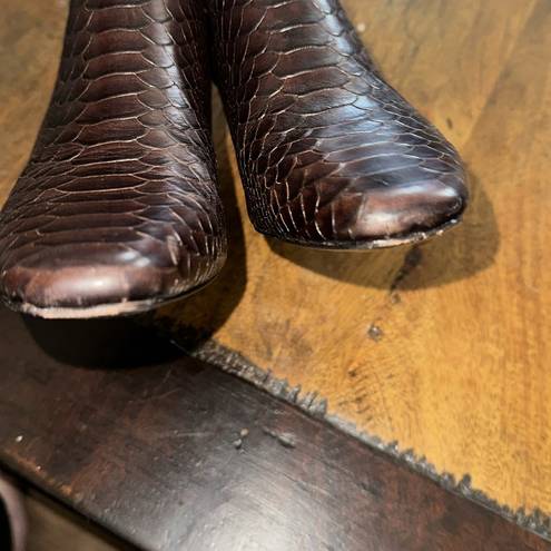 Donald Pliner   Austen dark brown snake embossed boots size 7.5