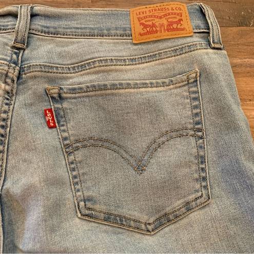 Levi’s Levi's Jeans Capri Mid Rise Light Wash Women's Size 29