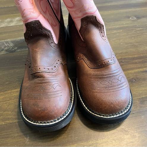 Justin Boots  Gypsy Gemma Pink Brown Bay Apache Short Round Toe Mismatched Flawed