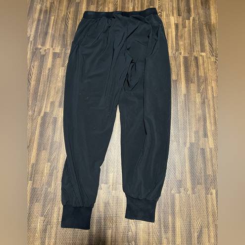 The Range Basin +  medium black joggers