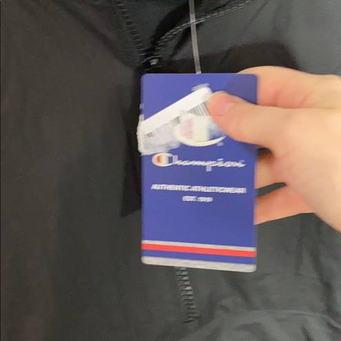 Champion  oversized packable logo windbreaker sz M