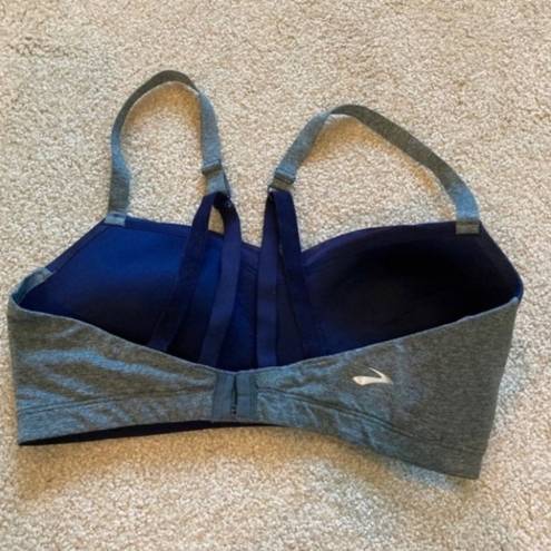 Brooks  sports bra in size 36C/D