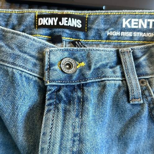 DKNY NWT   Jeans Distressed Frayed Hem Straight Leg Jeans 32/14