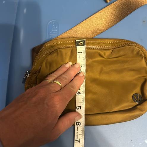 Lululemon Everywhere Belt Bag