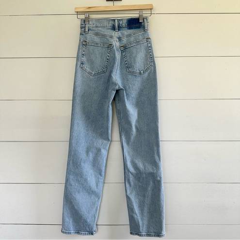 Abercrombie & Fitch  Assymetrical 90s Straight Ultra High Rise 25 Short