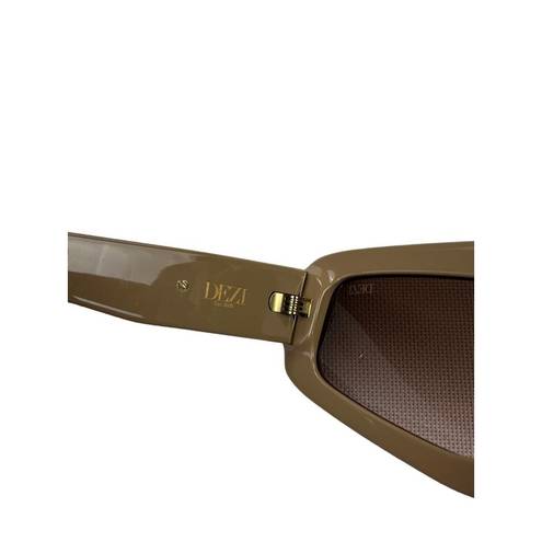 The Room Dezi Eyewear - Read  Rectangular Frame Sunglasses in Beige