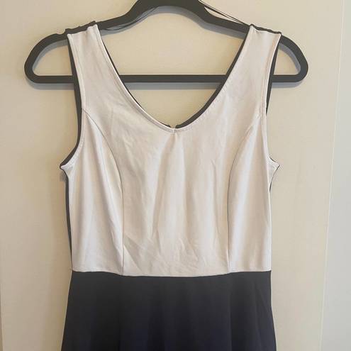 Cynthia Rowley  Black & White Color Block Fit and Flare Dress Size Small