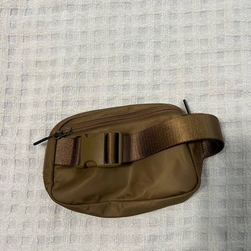 Lululemon  Everywhere Belt Bag - Burnt Caramel