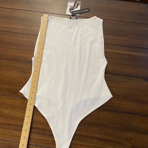 Naked Wardrobe NWT  Sleeveless Bodysuit in White Size XLarge